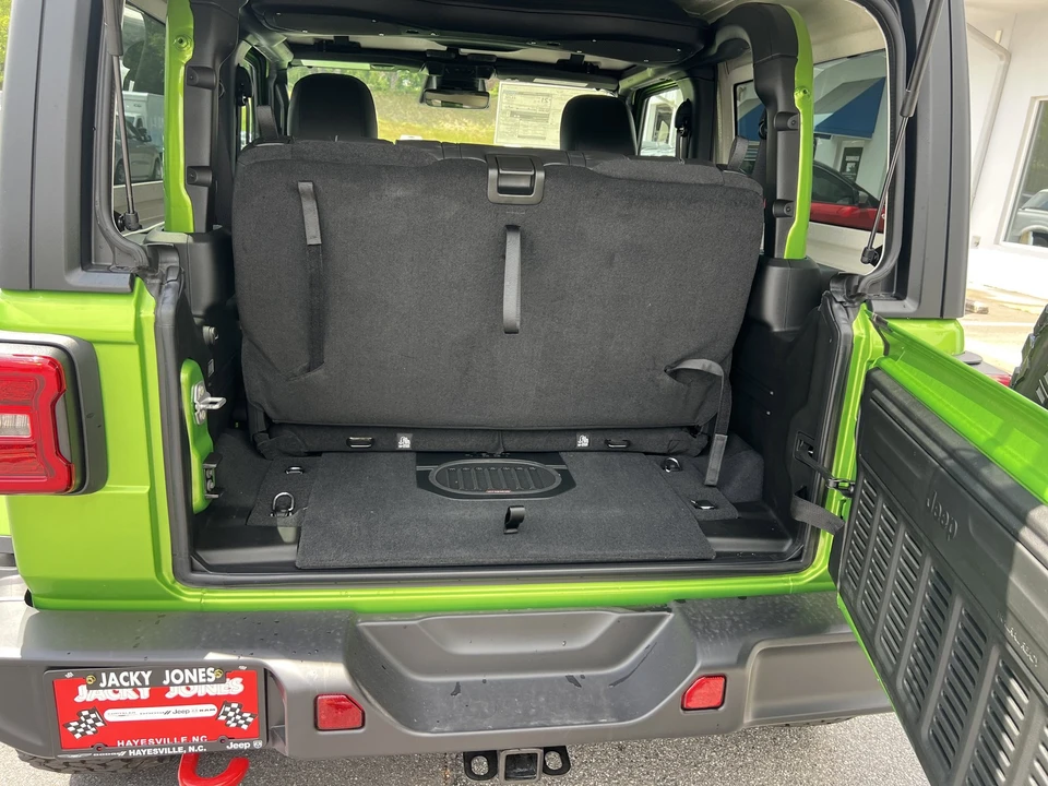 2026 Jeep JL Wrangler - Image 9 of 27
