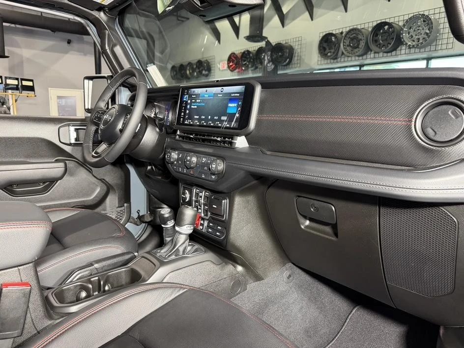 2026 Jeep JL Wrangler - Image 18 of 31