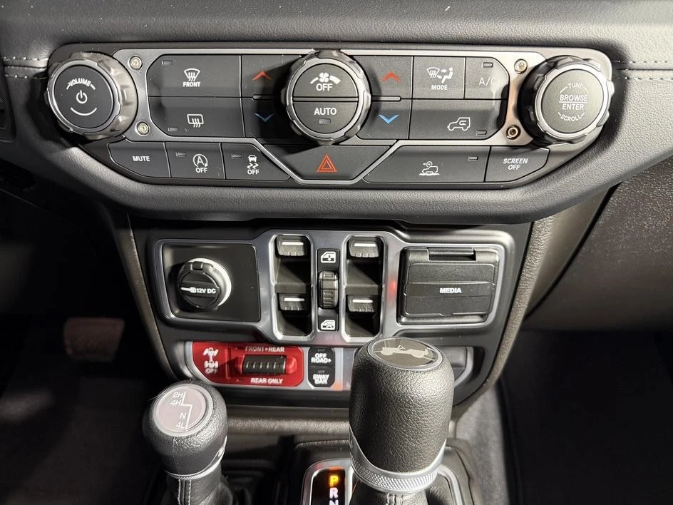 2026 Jeep JL Wrangler - Image 21 of 31