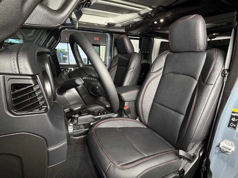 2026 Jeep JL Wrangler - Image 15 of 31