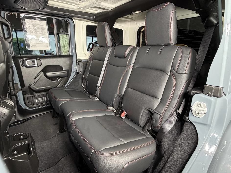 2026 Jeep JL Wrangler - Image 16 of 31