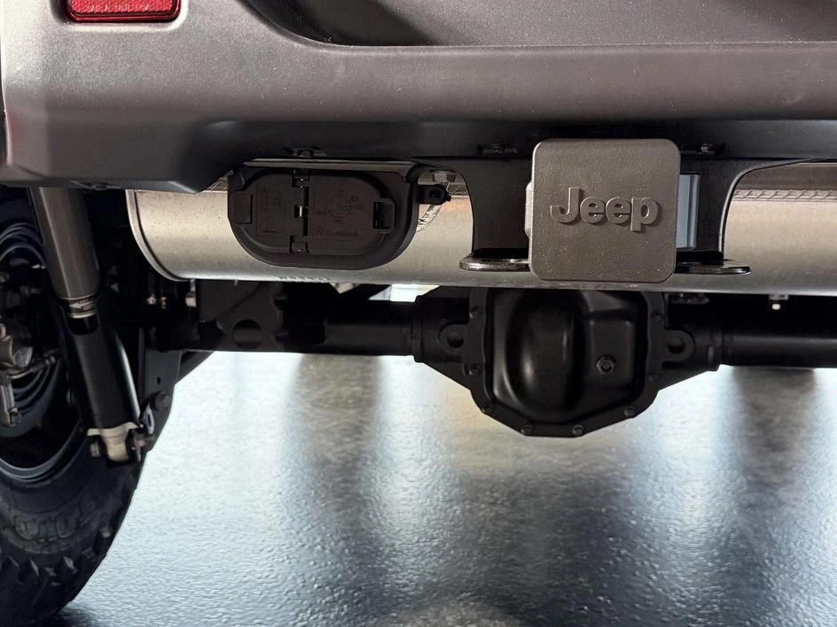 2026 Jeep JL Wrangler - Image 12 of 31