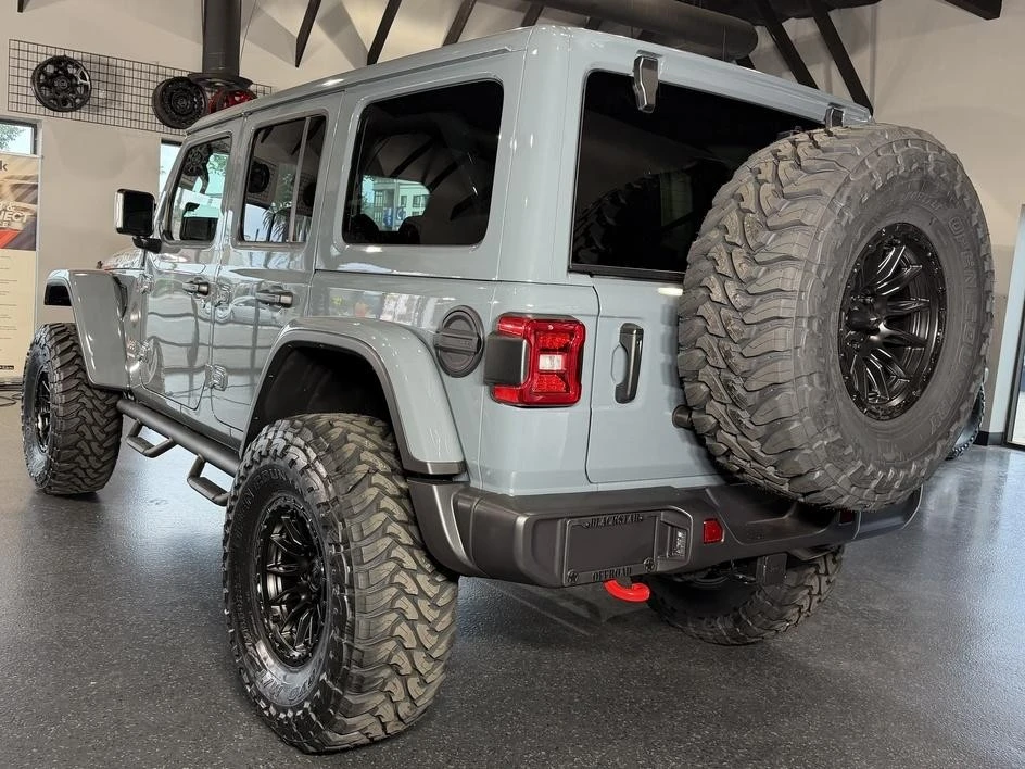 2026 Jeep JL Wrangler - Image 9 of 31