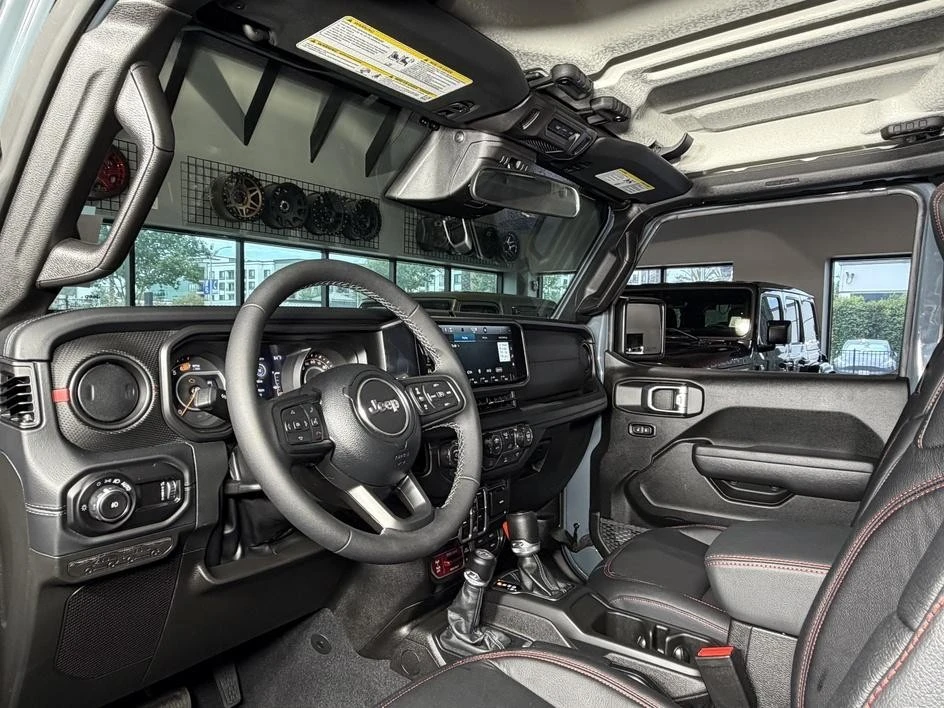 2026 Jeep JL Wrangler - Image 14 of 31