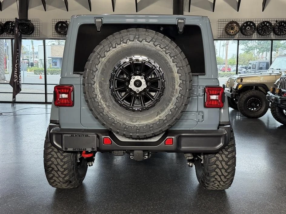 2026 Jeep JL Wrangler - Image 11 of 31