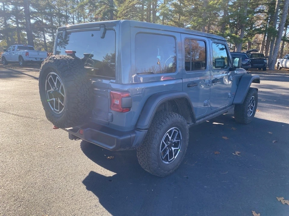 2026 Jeep JL Wrangler - Image 5 of 12