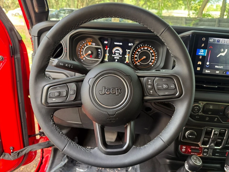 2026 Jeep JL Wrangler - Image 28 of 31