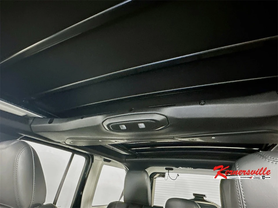 2026 Jeep JL Wrangler - Image 14 of 21