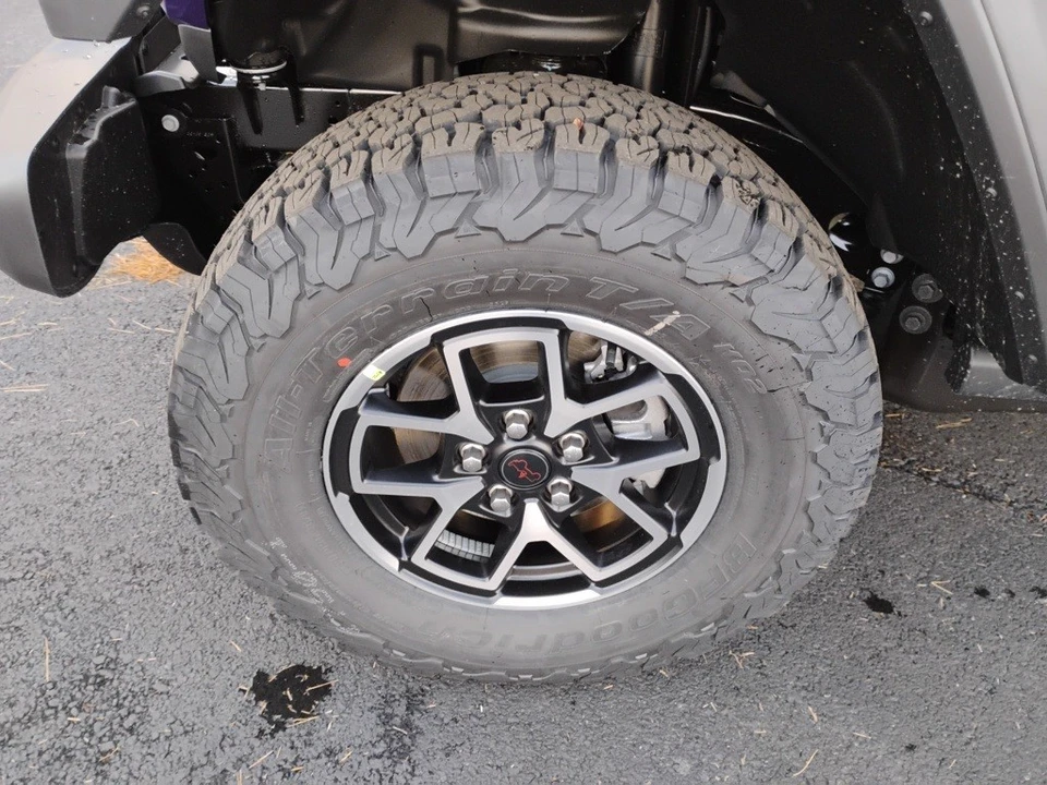 2026 Jeep JL Wrangler - Image 9 of 12