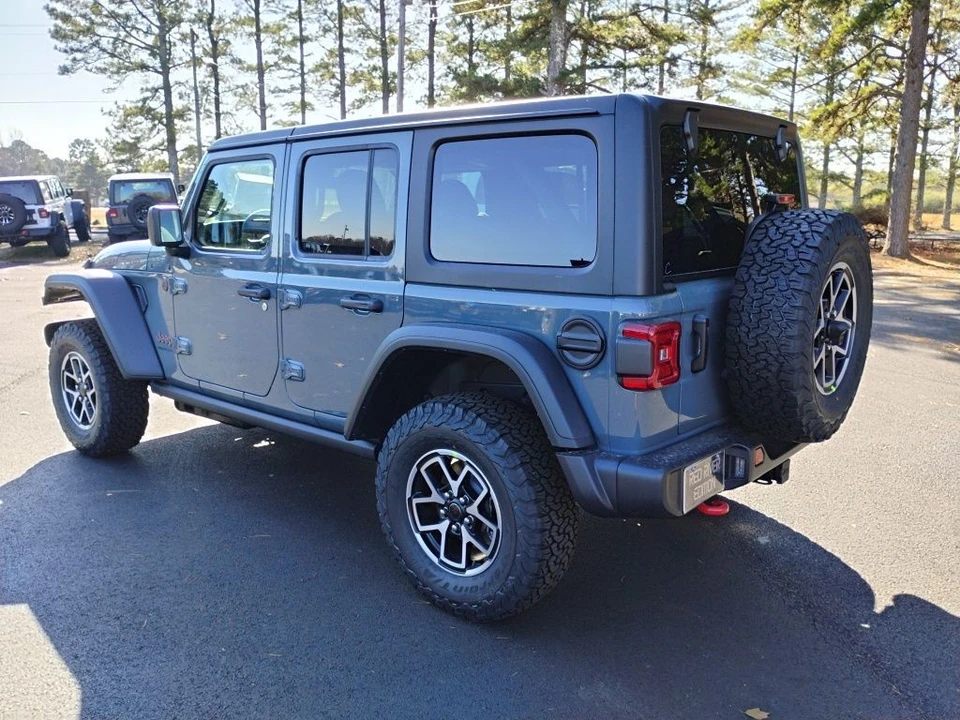 2026 Jeep JL Wrangler - Image 7 of 12