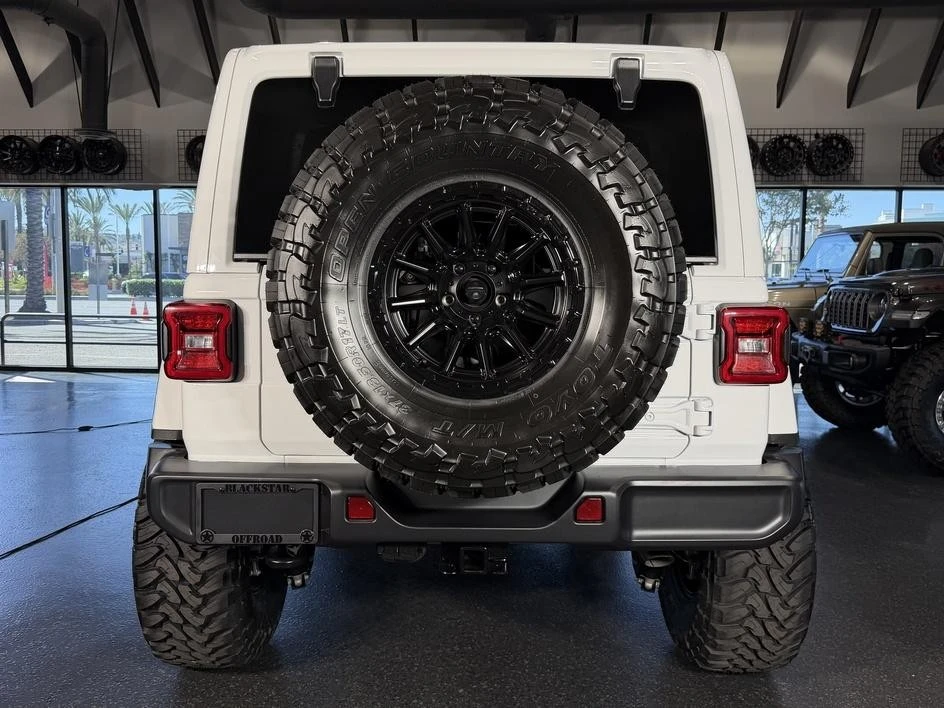 2026 Jeep JL Wrangler - Image 17 of 31