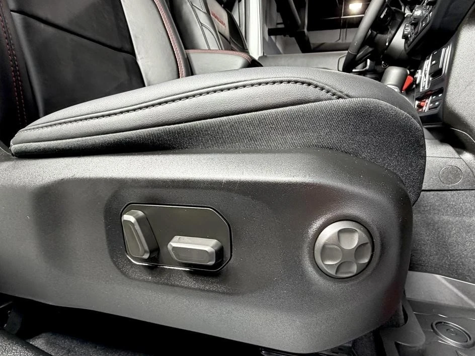 2026 Jeep JL Wrangler - Image 27 of 31