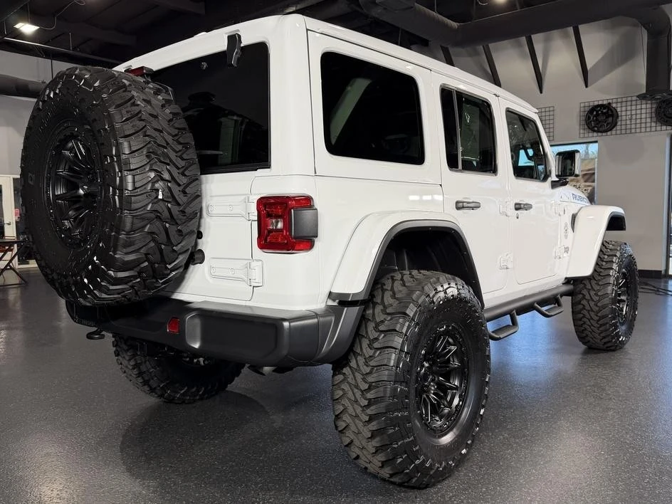 2026 Jeep JL Wrangler - Image 20 of 31