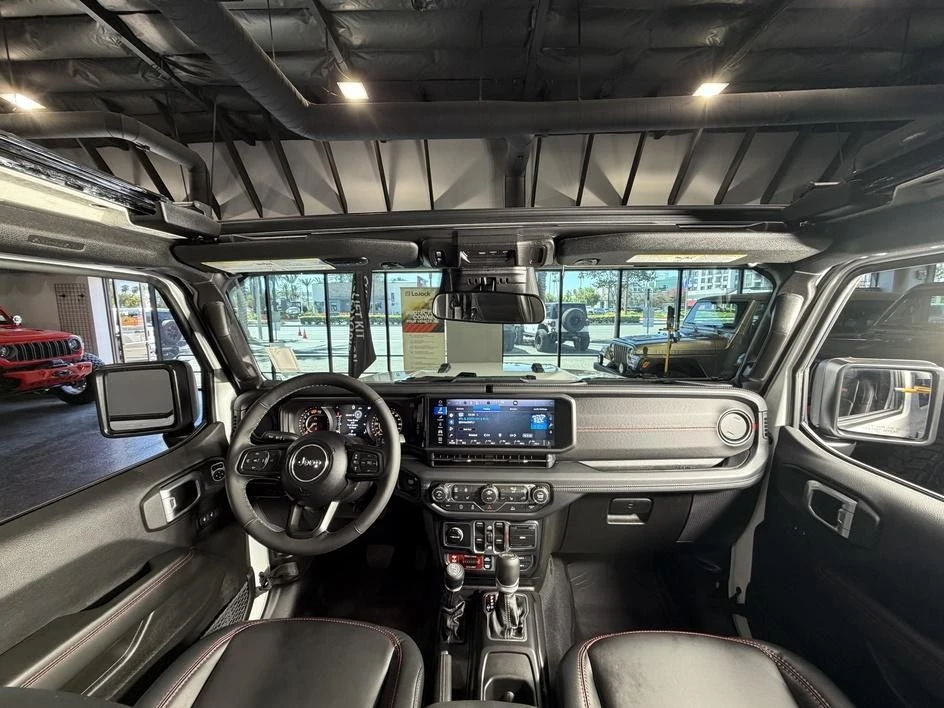 2026 Jeep JL Wrangler - Image 28 of 31