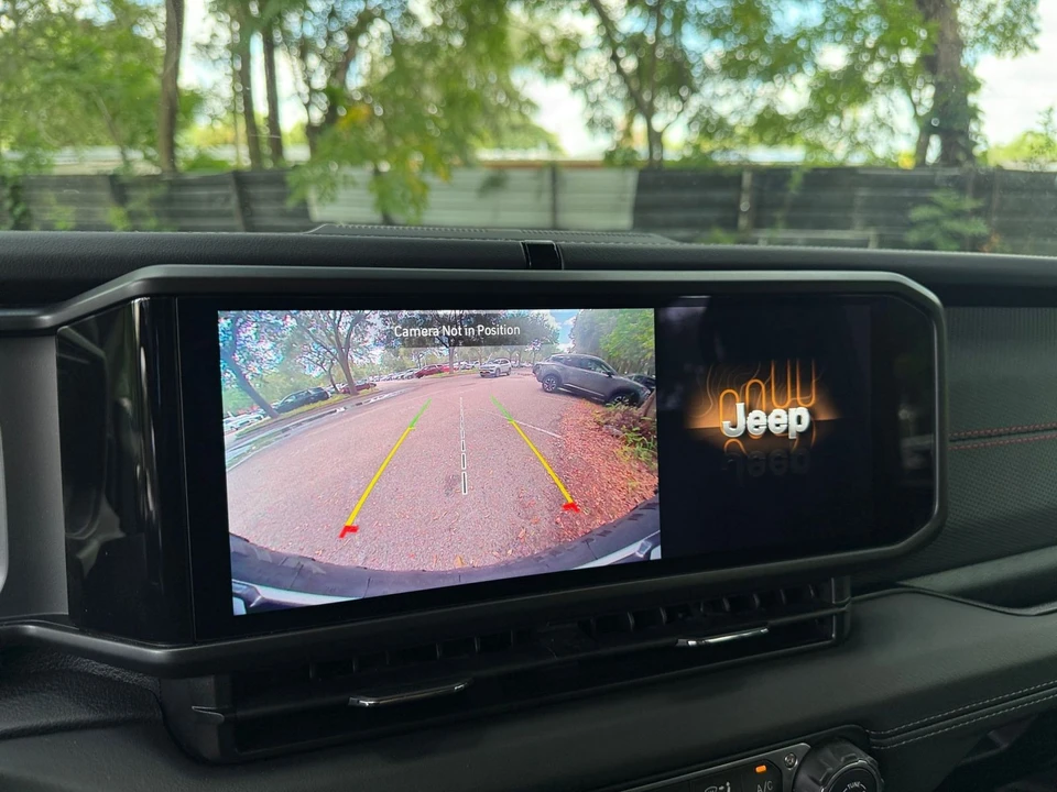 2026 Jeep JL Wrangler - Image 20 of 31