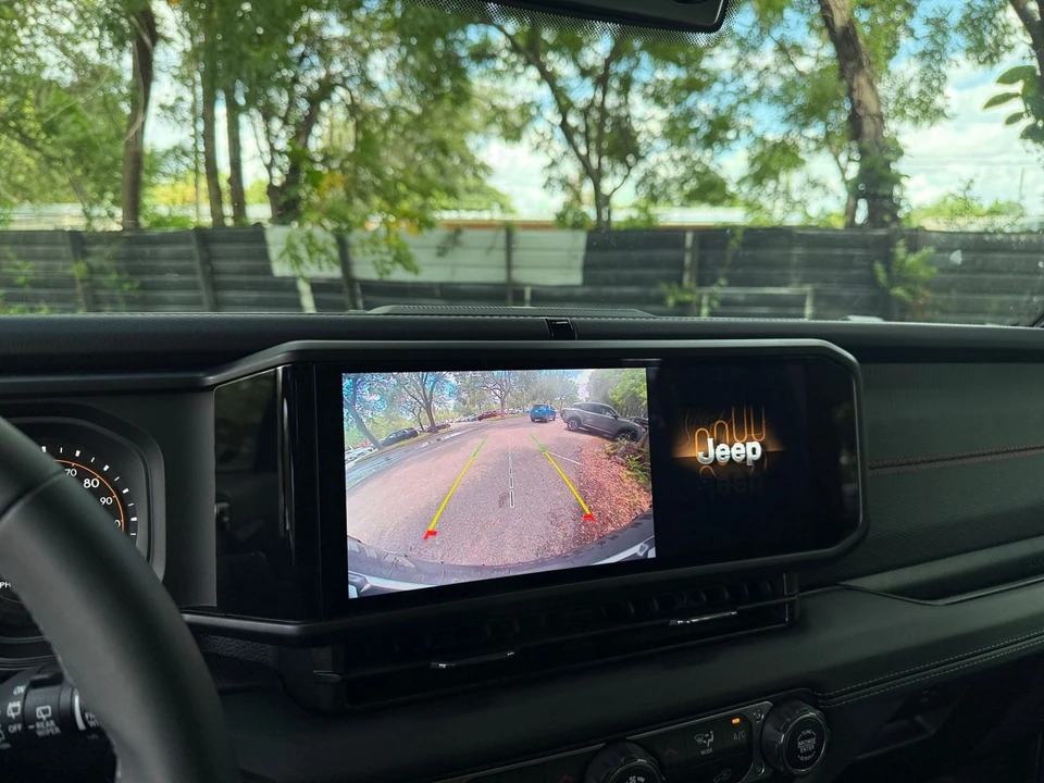 2026 Jeep JL Wrangler - Image 24 of 31