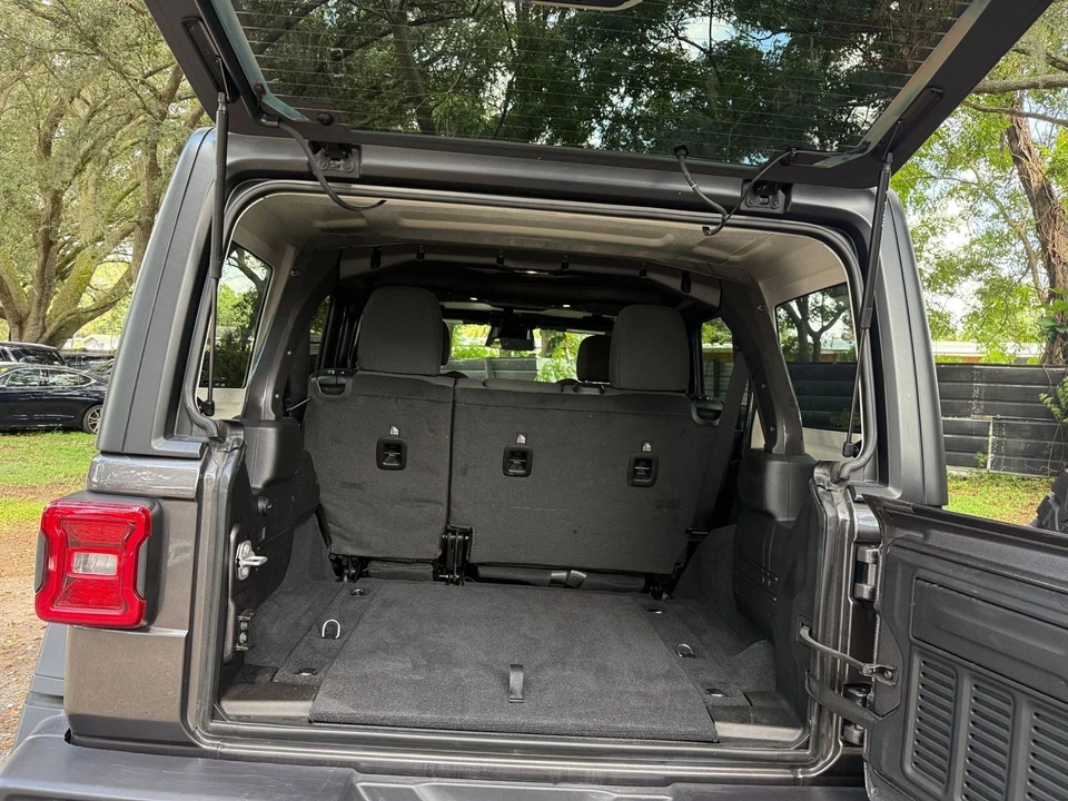 2026 Jeep JL Wrangler - Image 30 of 31