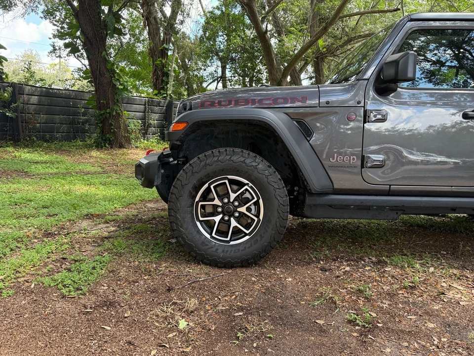 2026 Jeep JL Wrangler - Image 9 of 31