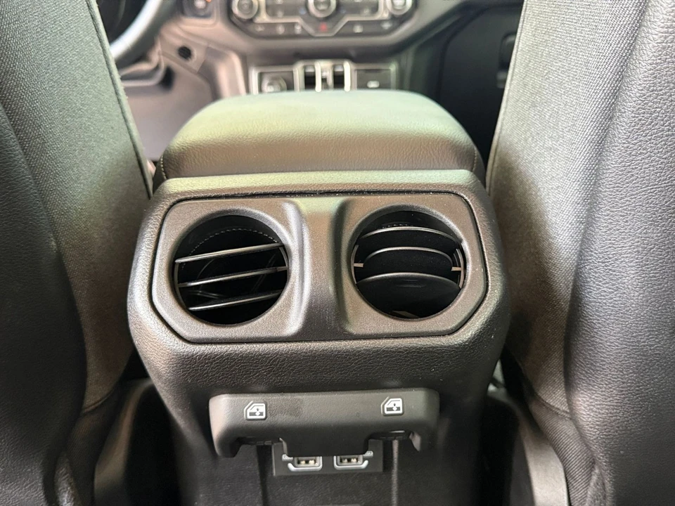 2026 Jeep JL Wrangler - Image 23 of 31