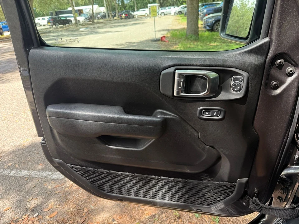 2026 Jeep JL Wrangler - Image 21 of 31
