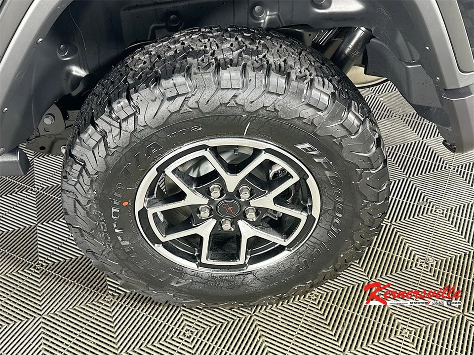 2026 Jeep JL Wrangler - Image 15 of 19