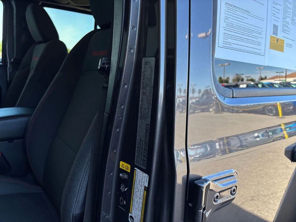 2026 Jeep JL Wrangler - Image 29 of 31