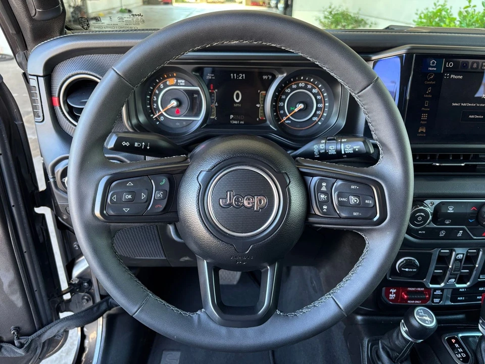 2026 Jeep JL Wrangler - Image 28 of 31