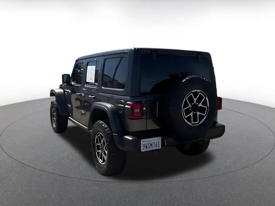 2026 Jeep JL Wrangler - Image 9 of 31