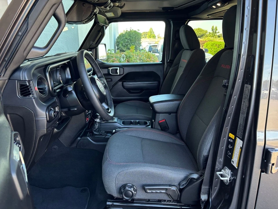 2026 Jeep JL Wrangler - Image 27 of 31