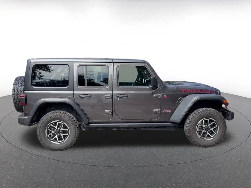2026 Jeep JL Wrangler - Image 17 of 31