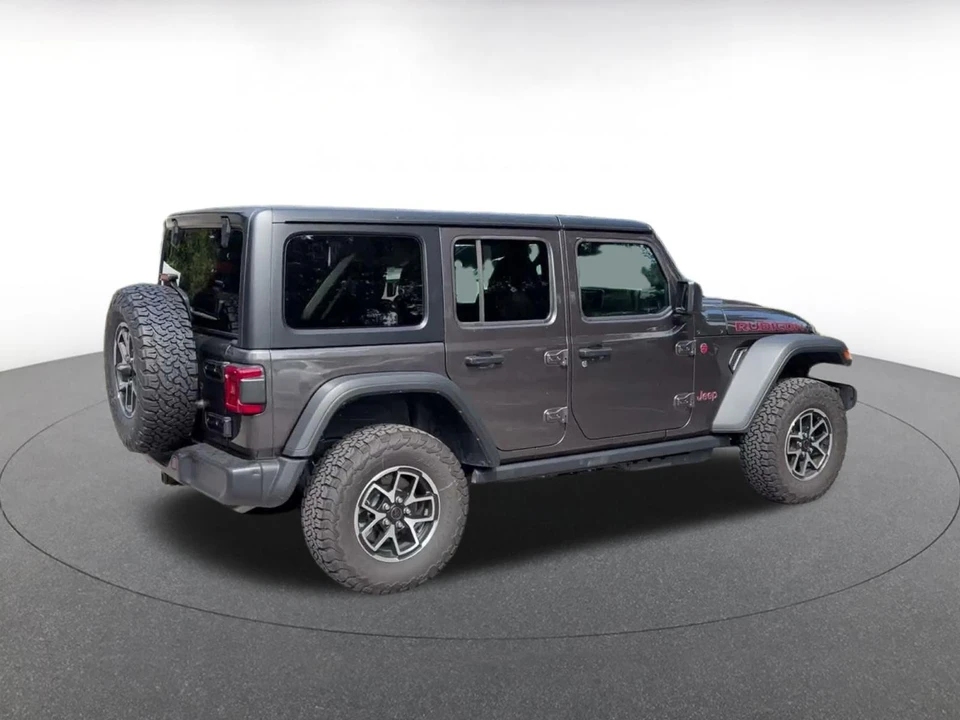 2026 Jeep JL Wrangler - Image 16 of 31