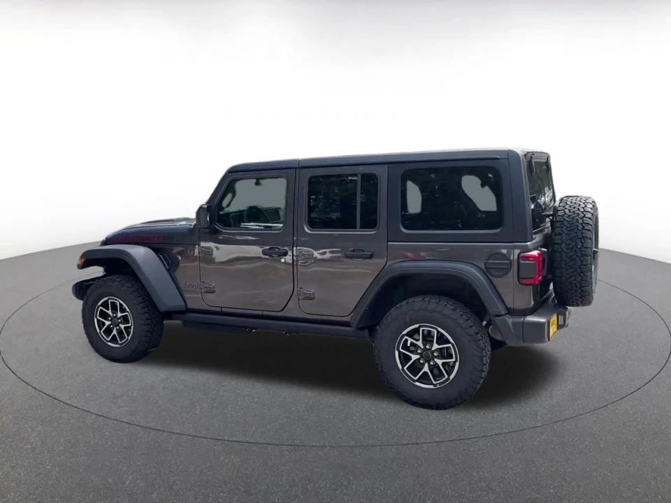 2026 Jeep JL Wrangler - Image 11 of 31