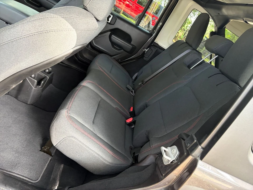 2026 Jeep JL Wrangler - Image 26 of 31
