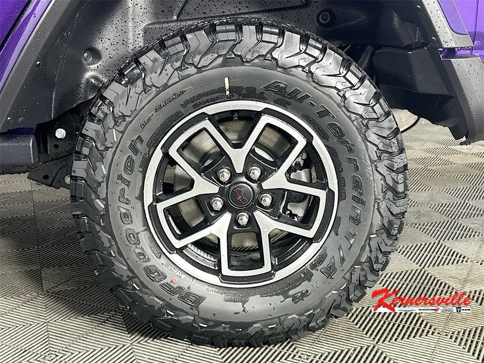 2026 Jeep JL Wrangler - Image 17 of 21