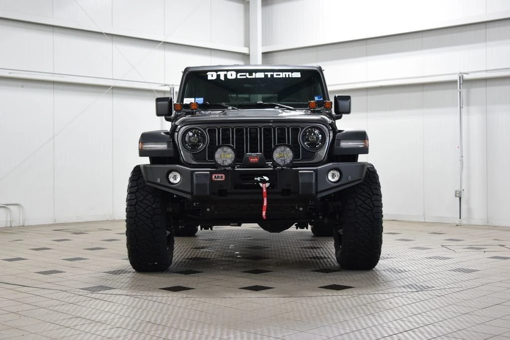 2026 Jeep JL Wrangler - Image 2 of 31