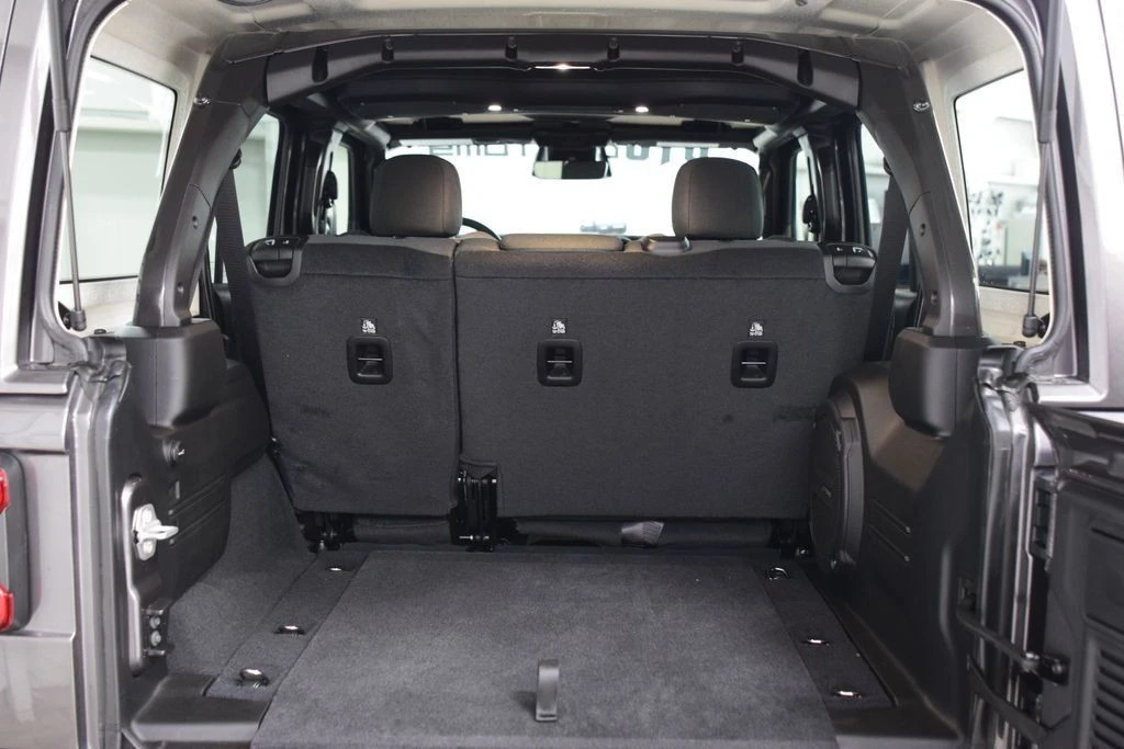 2026 Jeep JL Wrangler - Image 24 of 31