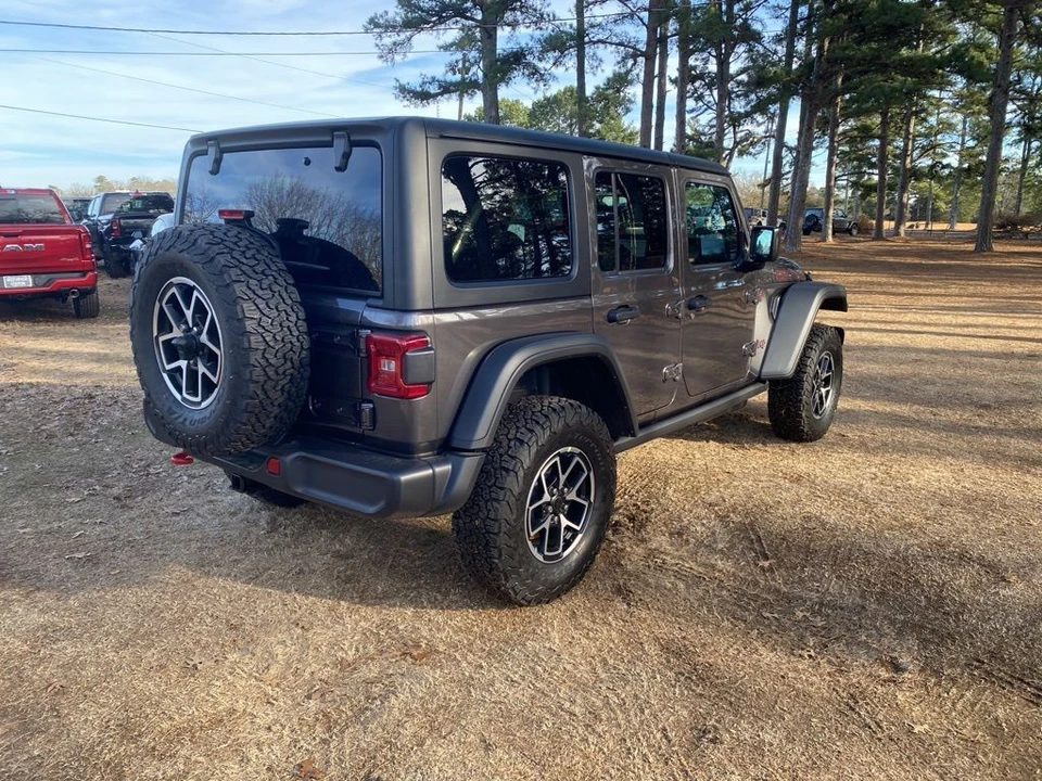 2026 Jeep JL Wrangler - Image 5 of 12