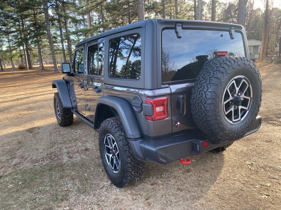 2026 Jeep JL Wrangler - Image 7 of 12