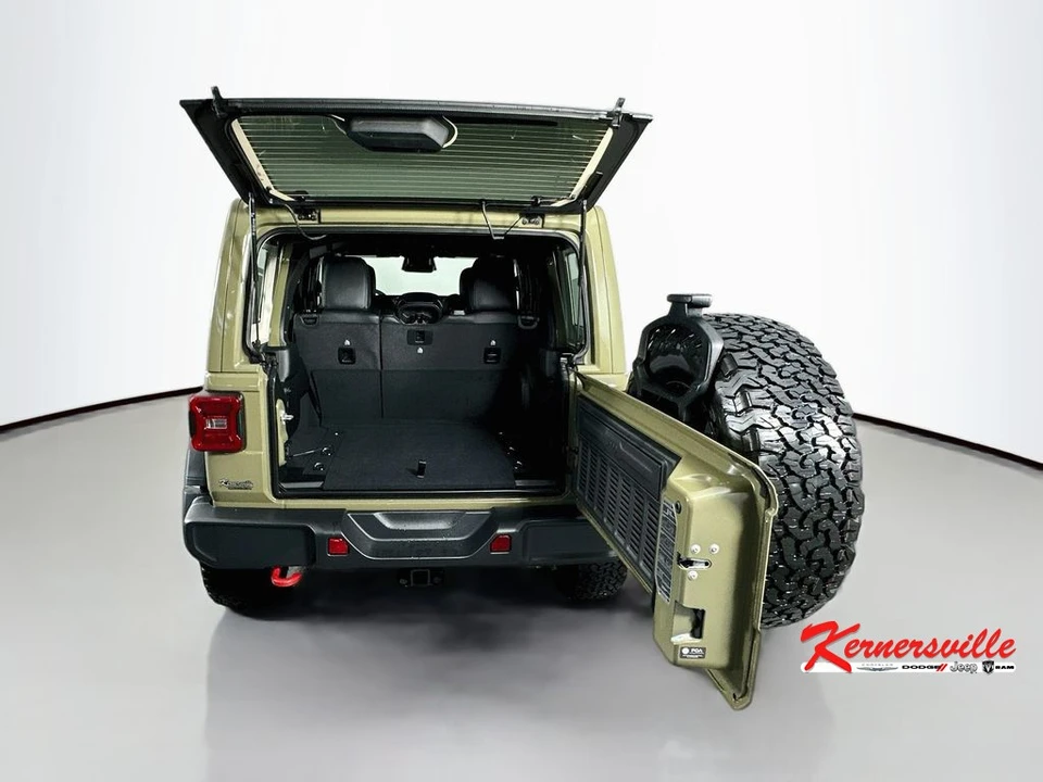 2026 Jeep JL Wrangler - Image 15 of 22