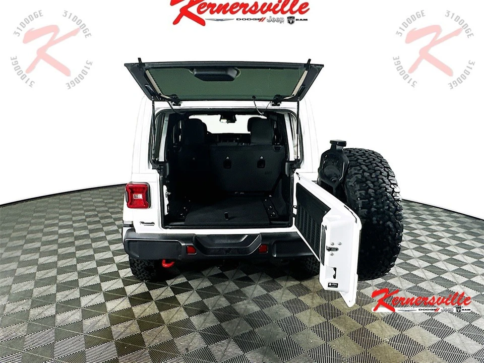 2026 Jeep JL Wrangler - Image 16 of 21