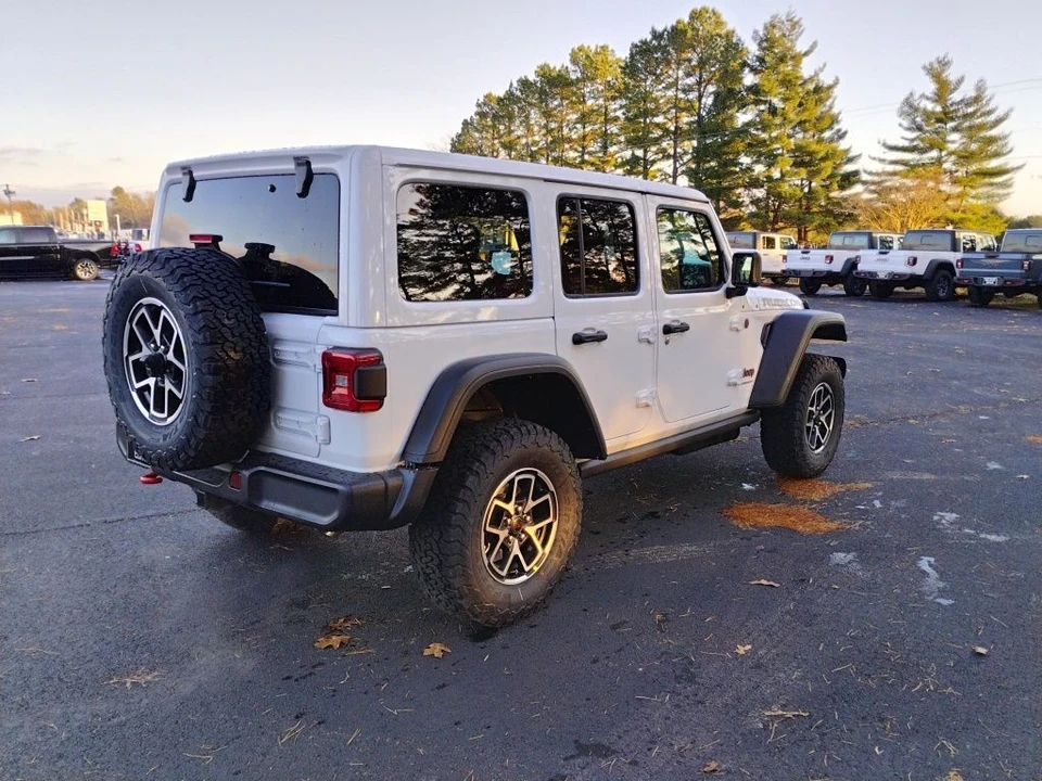 2026 Jeep JL Wrangler - Image 5 of 12
