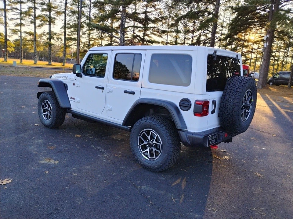 2026 Jeep JL Wrangler - Image 7 of 12