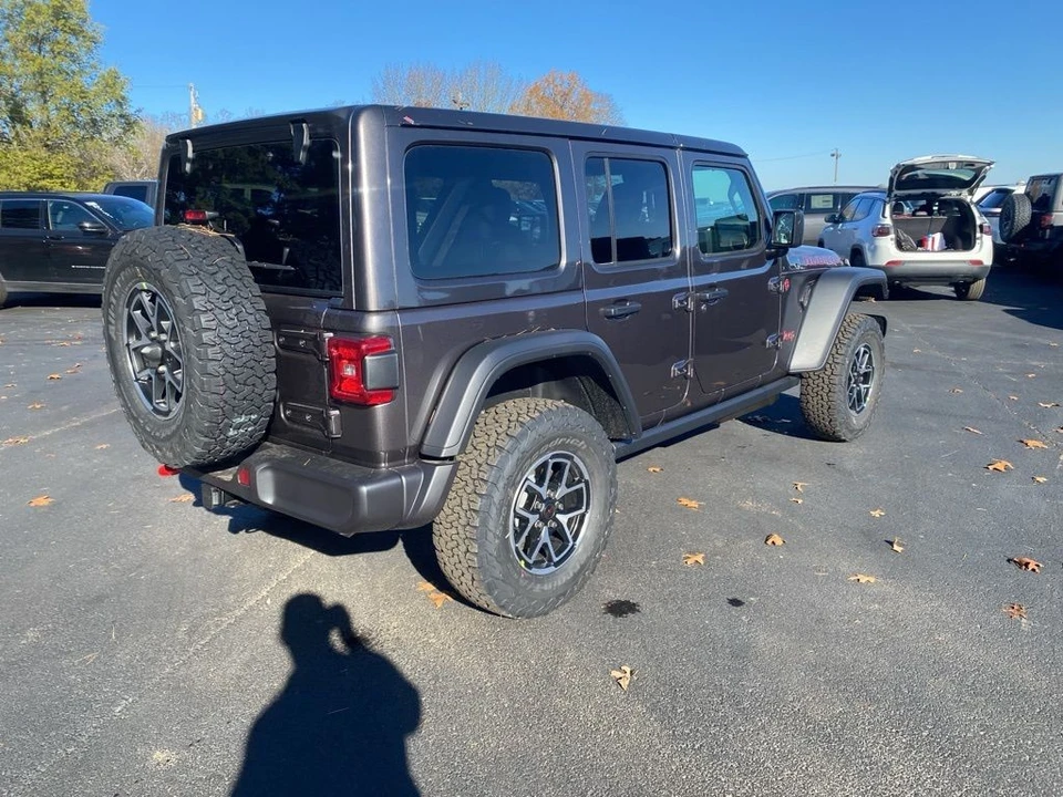 2026 Jeep JL Wrangler - Image 5 of 12