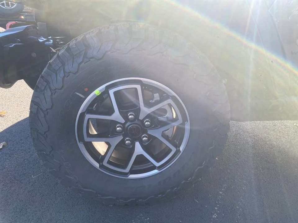 2026 Jeep JL Wrangler - Image 9 of 12