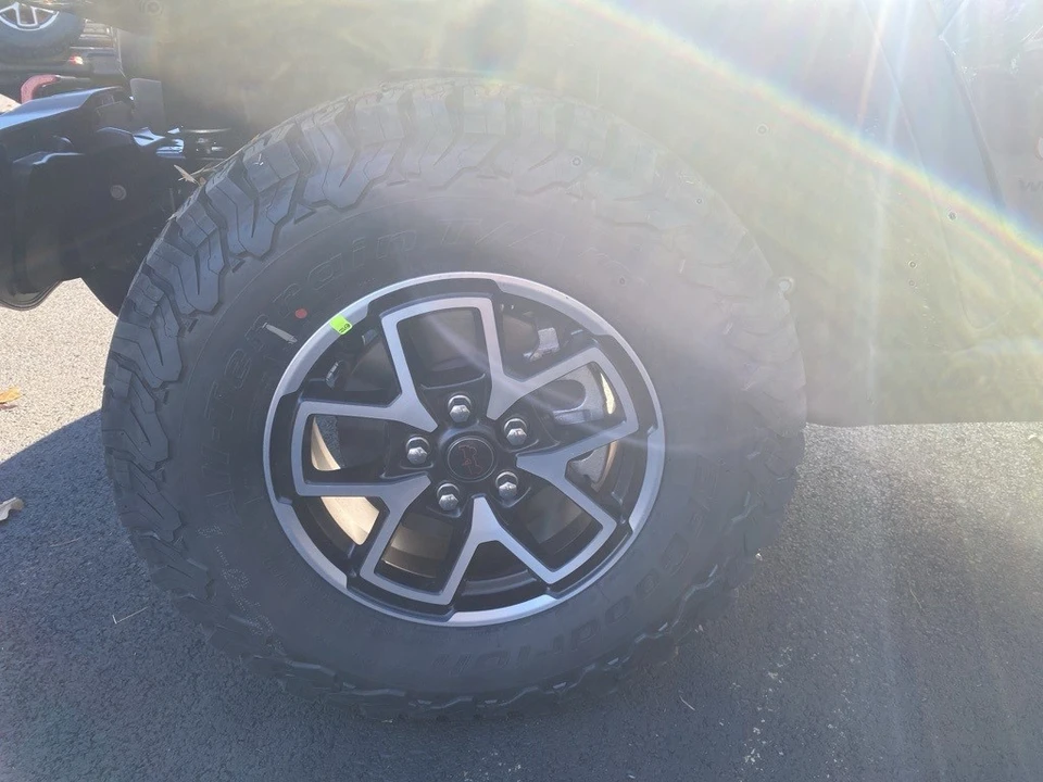 2026 Jeep JL Wrangler - Image 9 of 12