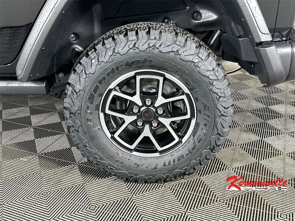 2026 Jeep JL Wrangler - Image 17 of 21