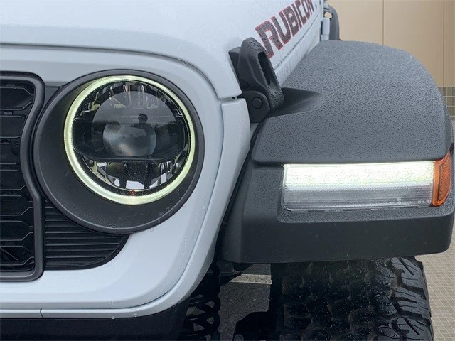 2026 Jeep JL Wrangler - Image 10 of 12