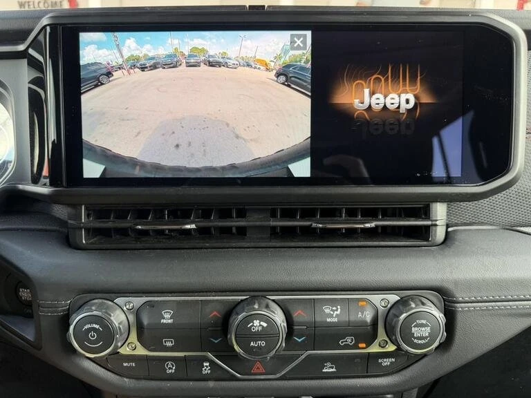 2026 Jeep JL Wrangler - Image 9 of 10