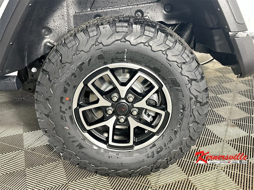2026 Jeep JL Wrangler - Image 17 of 21