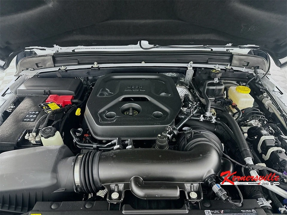 2026 Jeep JL Wrangler - Image 18 of 21